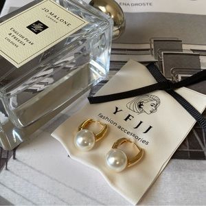 Stunning Gold-plated earrings